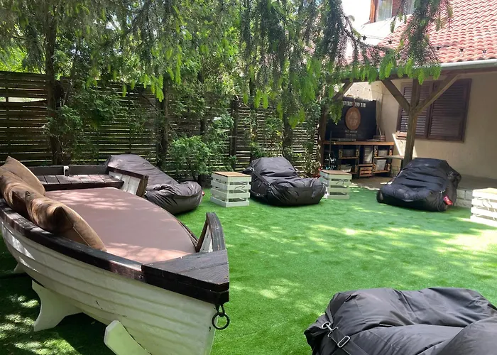 House * שיופוק